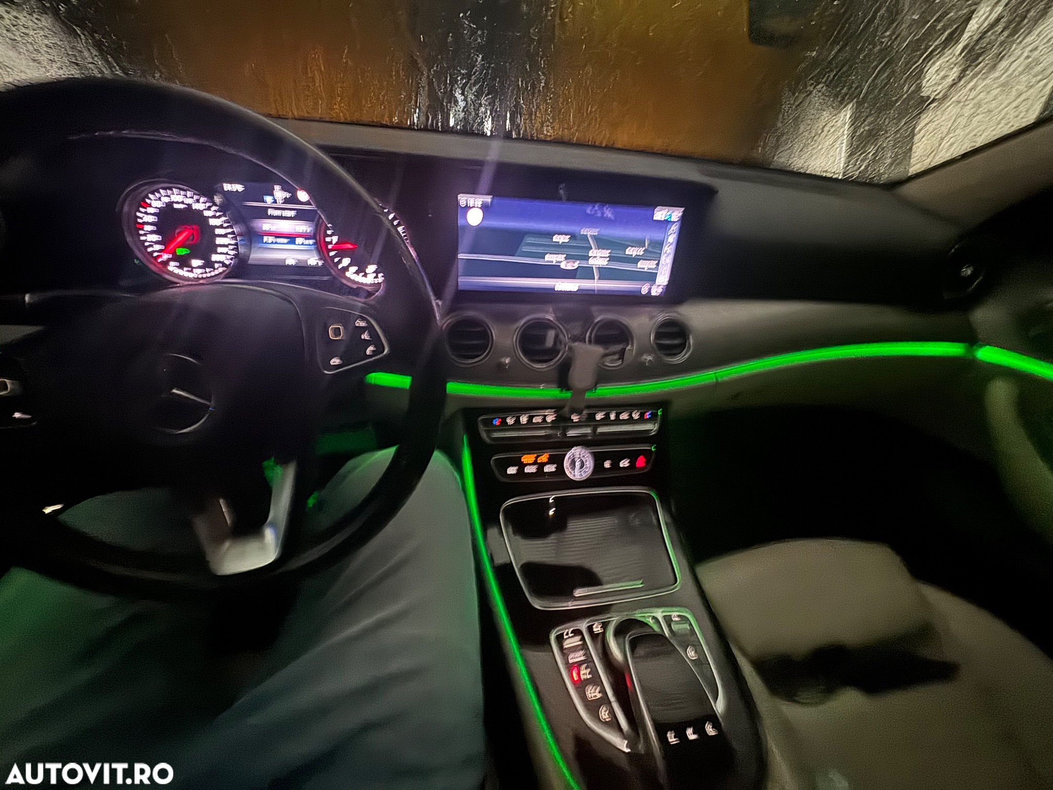 Mercedes-Benz E 220 d 4Matic 9G-TRONIC - 9