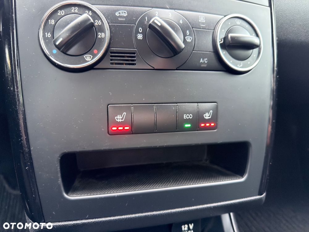 Mercedes-Benz Klasa A 160 BlueEFFICIENCY Avantgarde Special Edition - 27