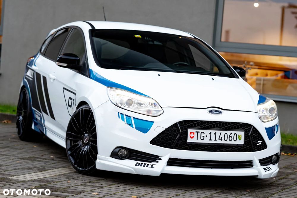 Ford Focus 2.0 EcoBoost ST mit Leder-Sport-Paket - 1