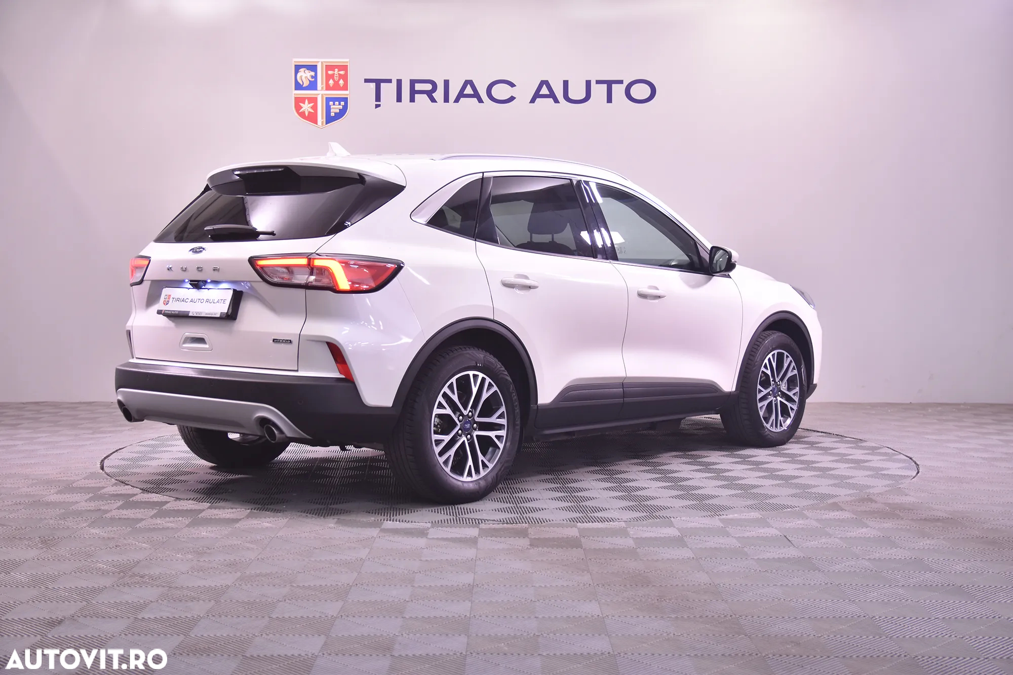 Ford Kuga - 5