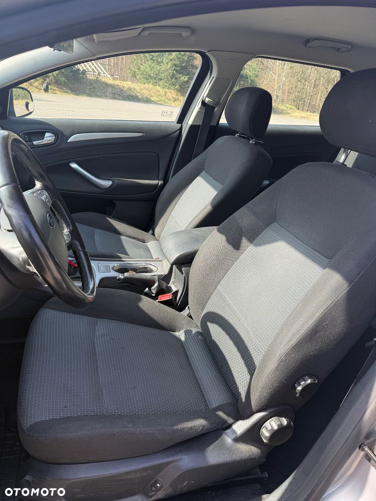 Ford Mondeo 2.0 TDCi Ghia - 19