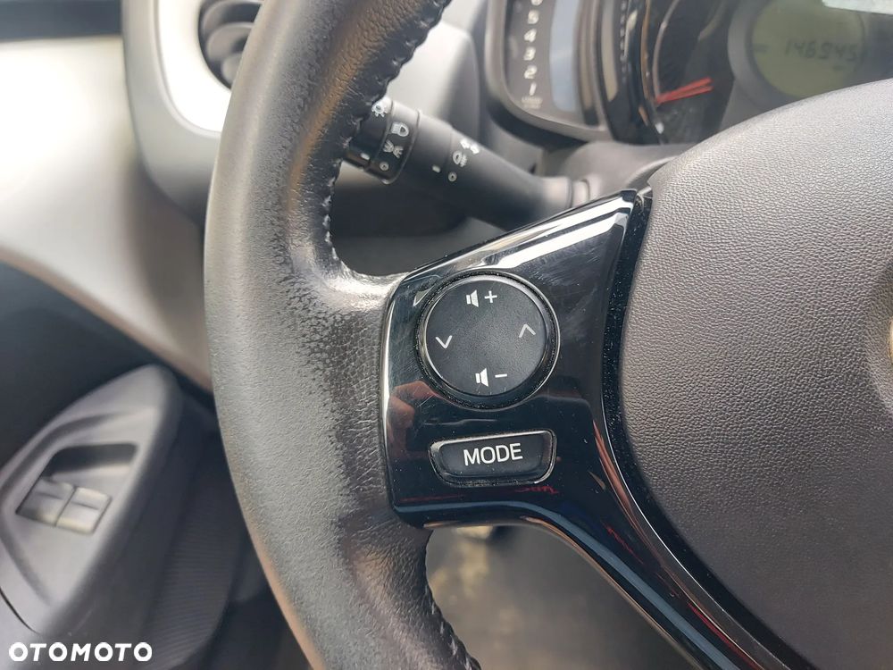 Toyota Aygo x-play - 15