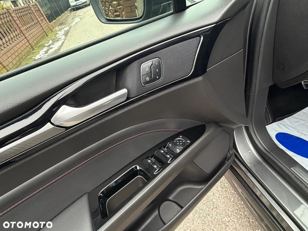 Ford Mondeo 2.0 Hybrid ST-Line X - 30