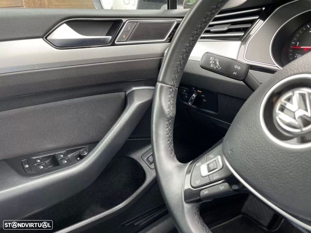 VW Passat Variant 2.0 TDi Business Package DSG - 17