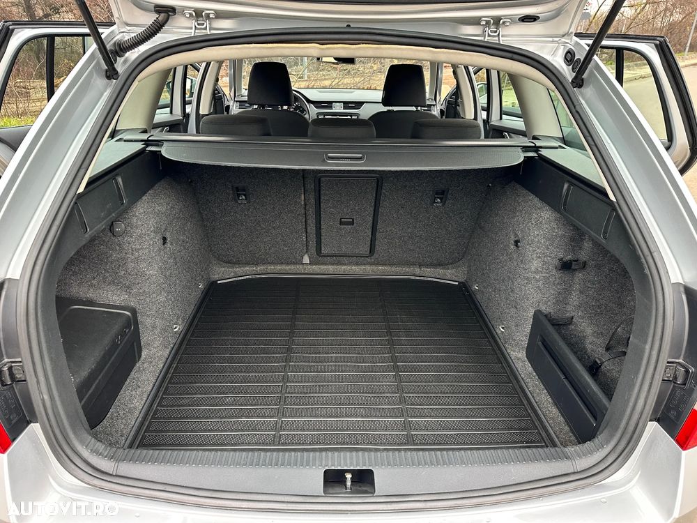 Skoda Octavia 1.6 TDI (Green tec) DSG Style - 25