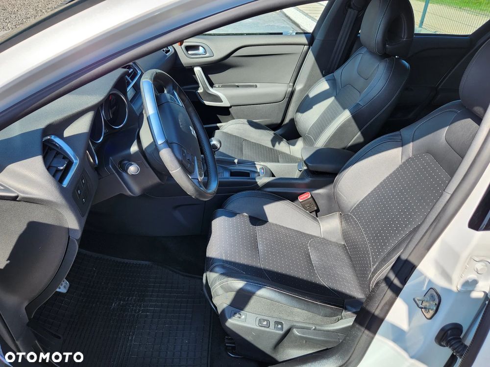 Citroën DS4 HDi 165 SoChic - 15
