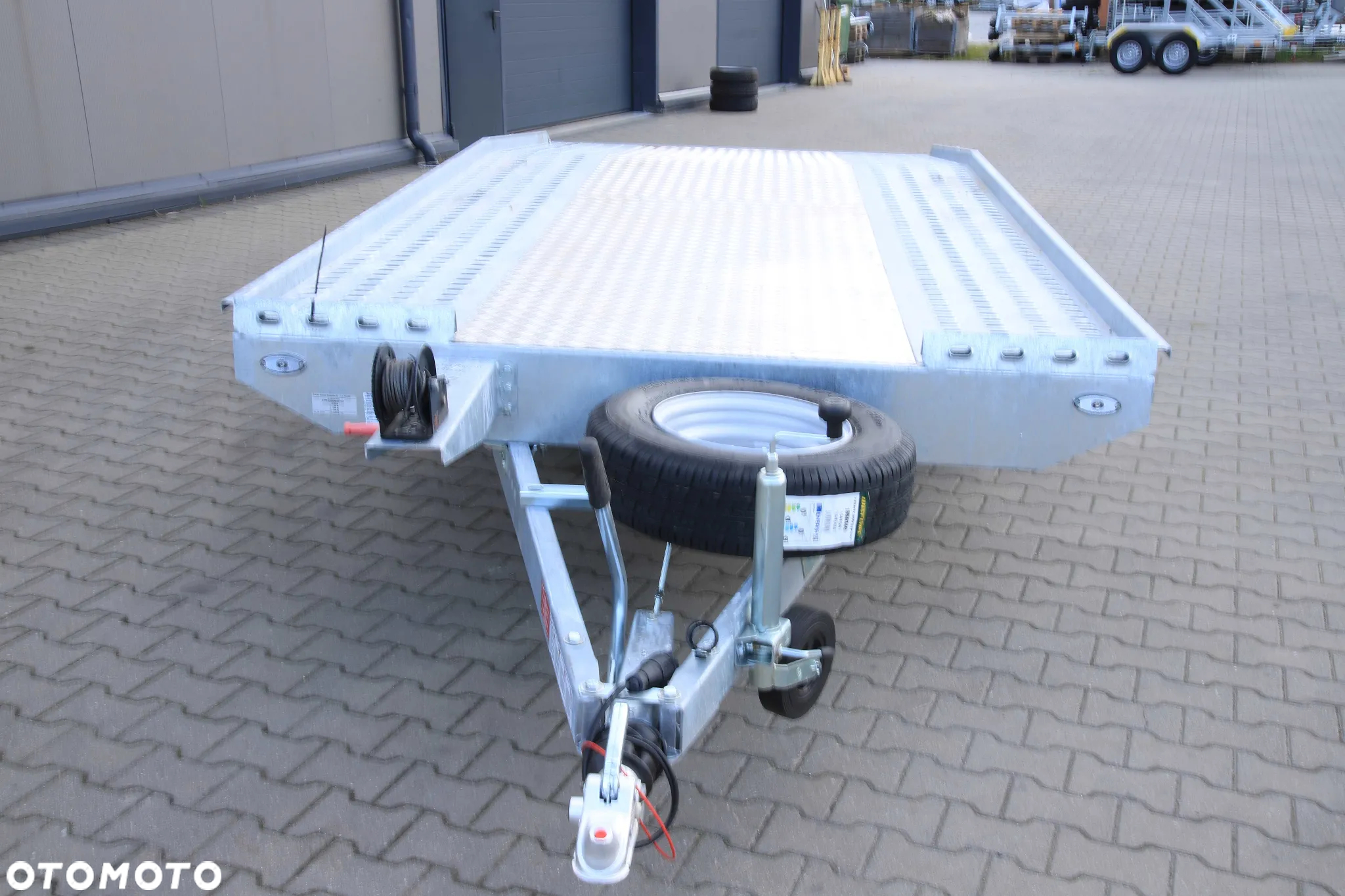 Niewiadów JUPITER 4,5 X 2 + ALU RYFEL DMC 2700 kg Koła 14C - 4
