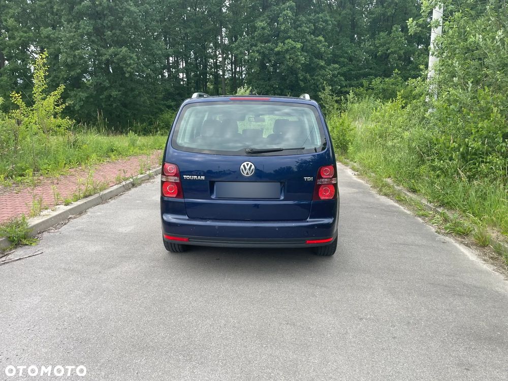 Volkswagen Touran - 5
