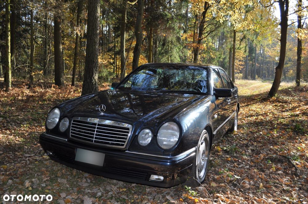 Mercedes-Benz Klasa E 320 T 4 Matic Avantgarde - 11