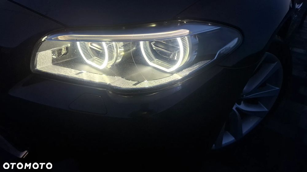 BMW Seria 5 530d xDrive Touring Sport-Aut Luxury Line - 10