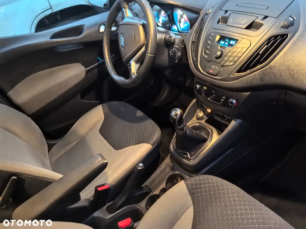 Ford Tourneo Courier - 19