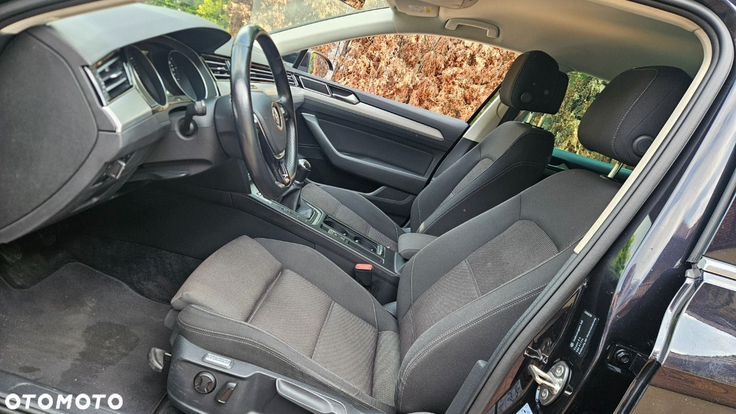 Volkswagen Passat Variant 2.0 TDI SCR Highline - 17
