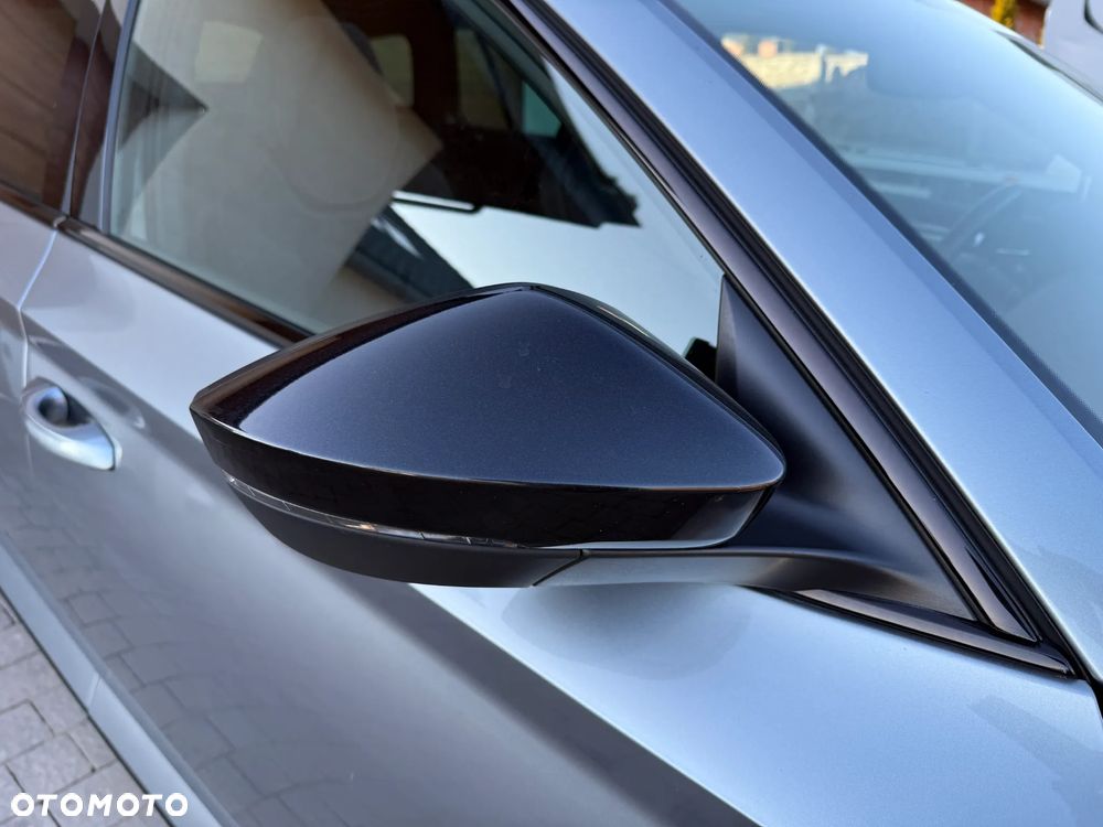 Skoda Superb Combi 2.0 TDI DSG SportLine - 28