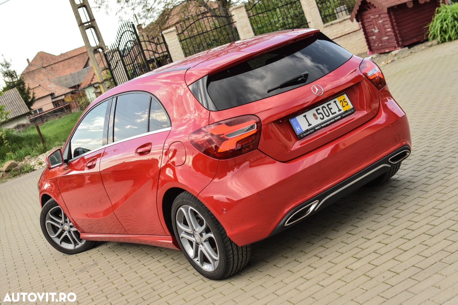 Mercedes-Benz A 220 d 4Matic 7G-DCT Activity Edition - 3
