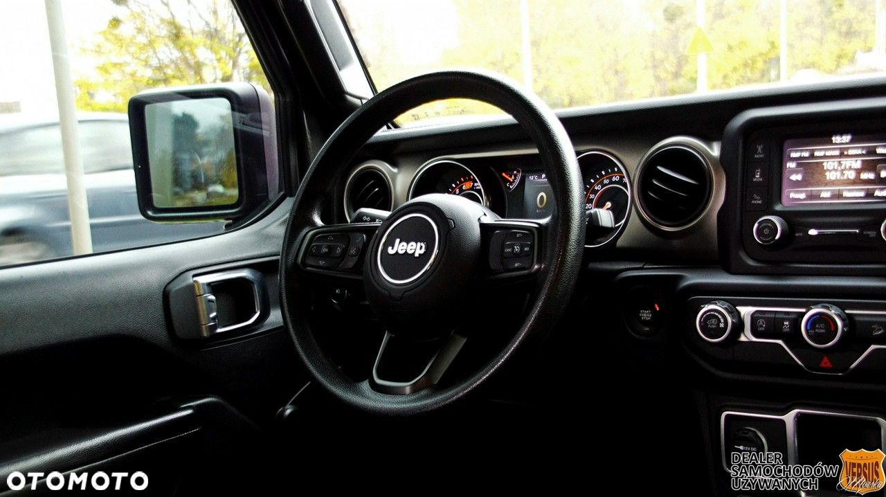 Jeep Wrangler - 28
