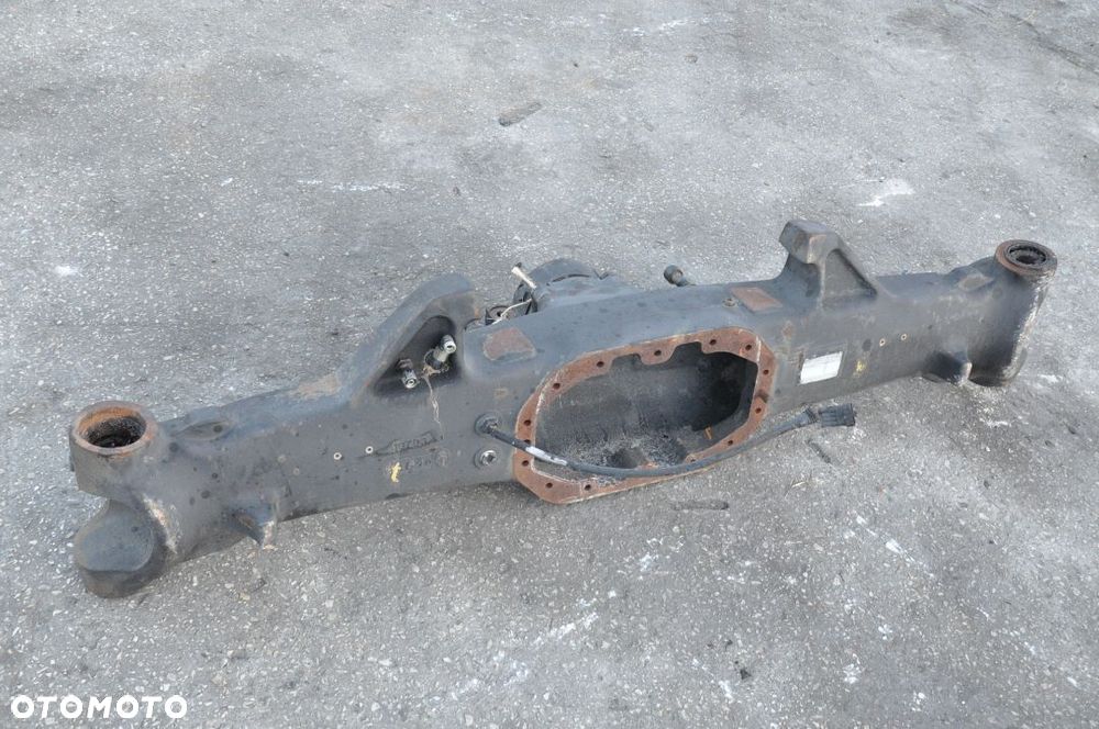 OBUDOWA MOSTU DEUTZ FAHR SAME NR 10973 - 1