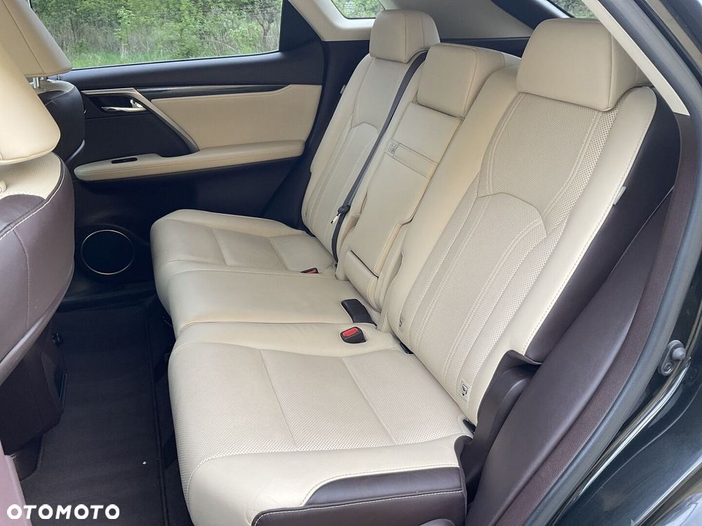 Lexus RX - 15
