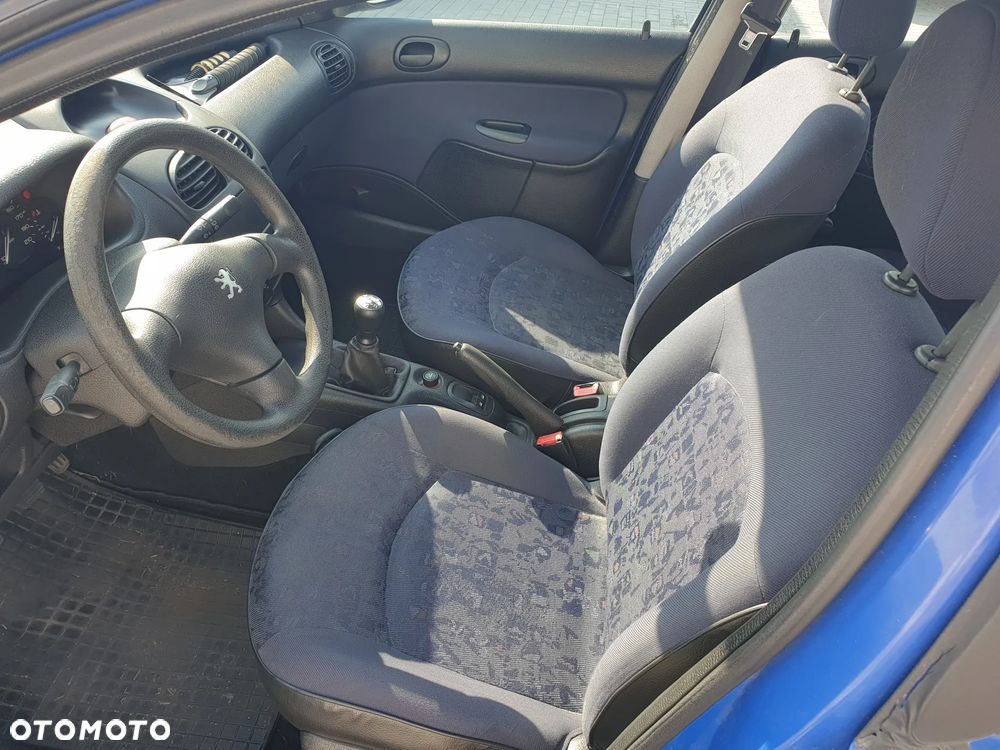 Peugeot 206 1.1 XR - 16