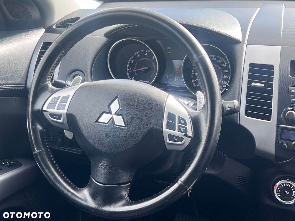 Mitsubishi Outlander 2.0 2WD CVT Invite - 27