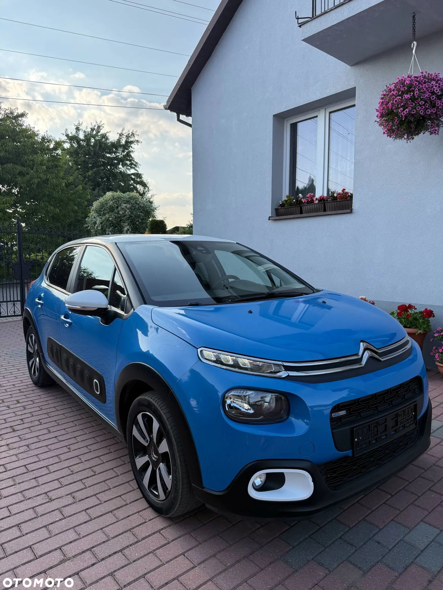 Citroën C3 1.2 PureTech Exclusive - 1