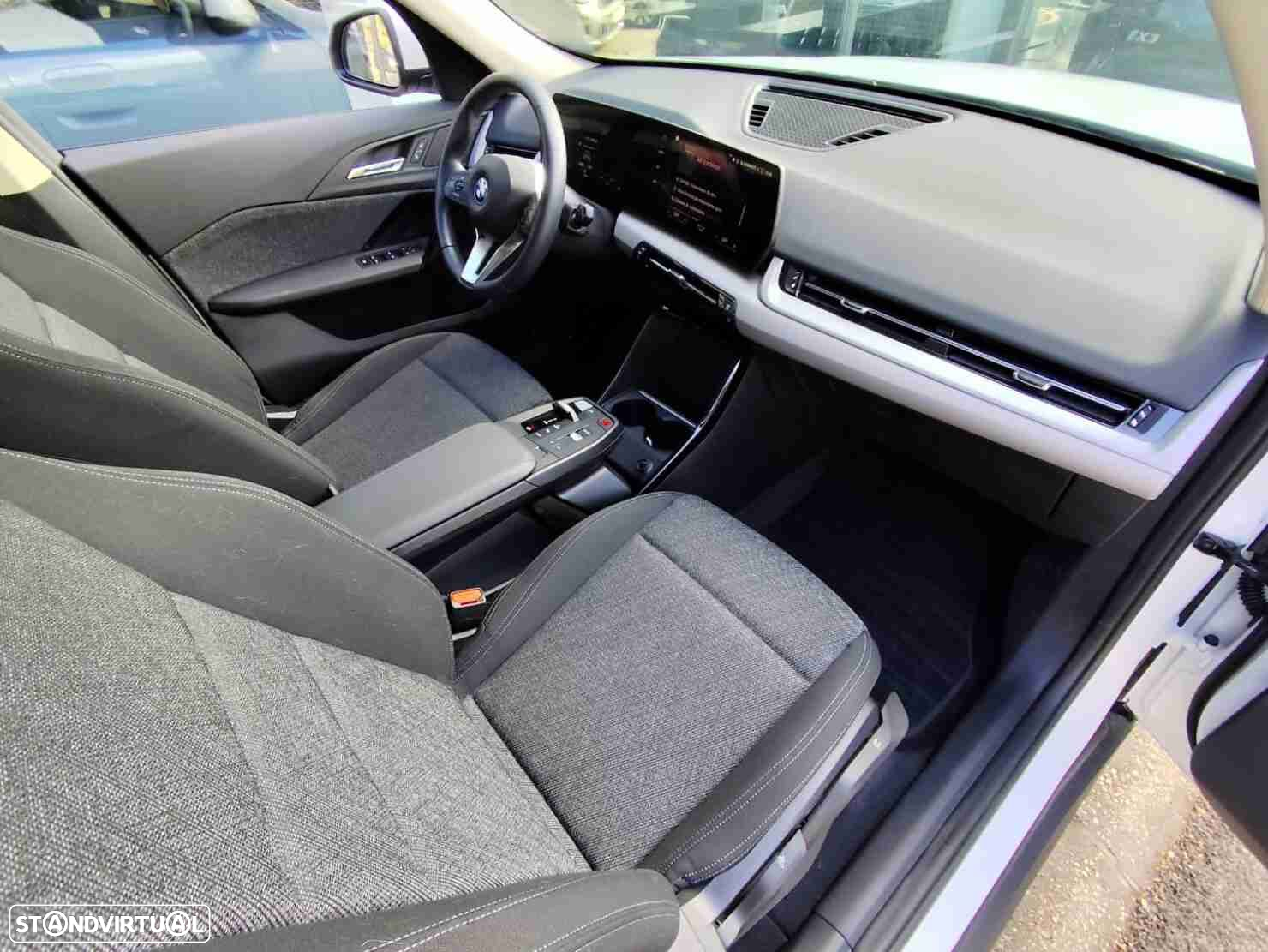 BMW iX1 xDrive30 - 9