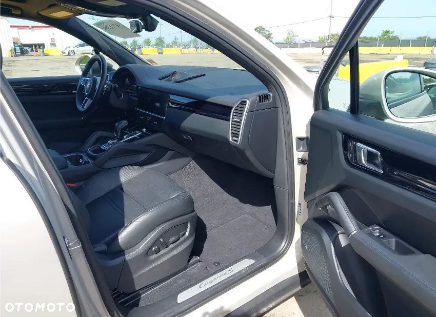 Porsche Cayenne Standard - 7