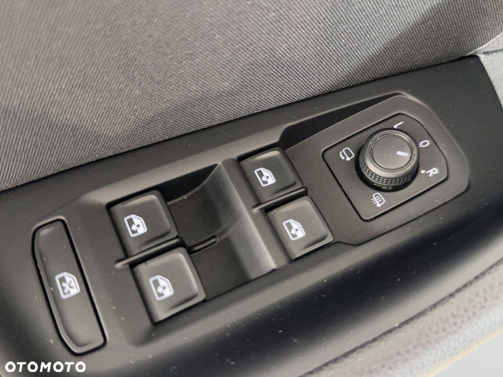 Volkswagen Passat Variant 2.0 TSI Business DSG - 12