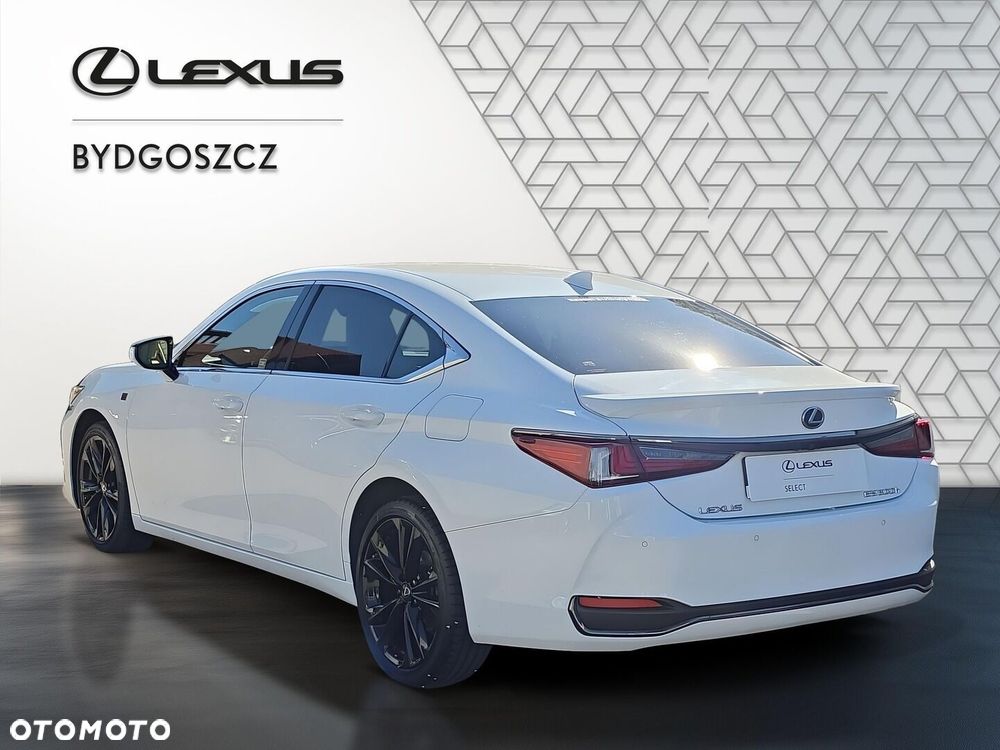 Lexus ES 300h F Sport Design - 3