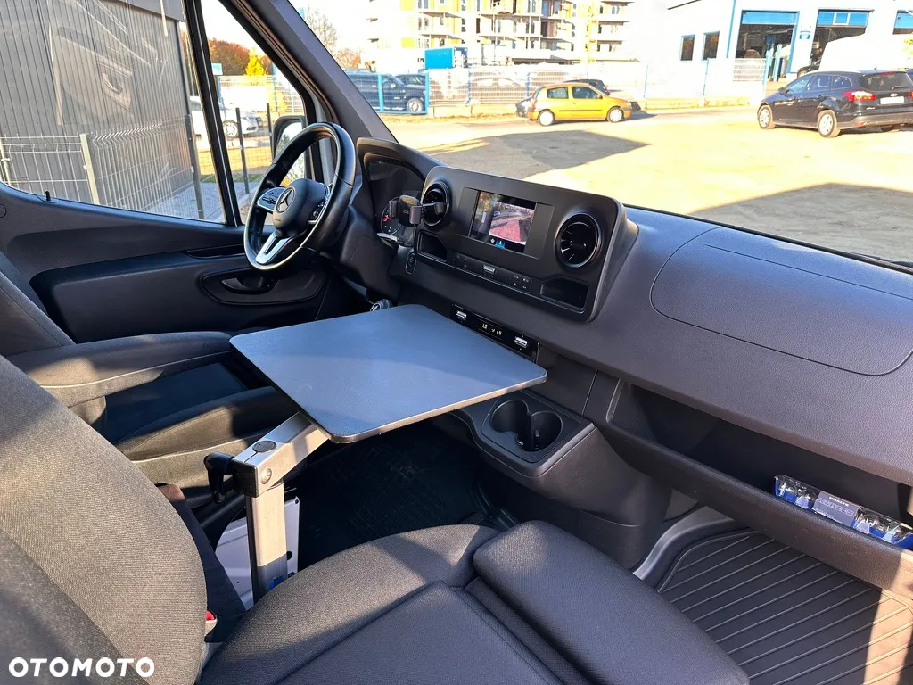 Mercedes-Benz Sprinter - 9