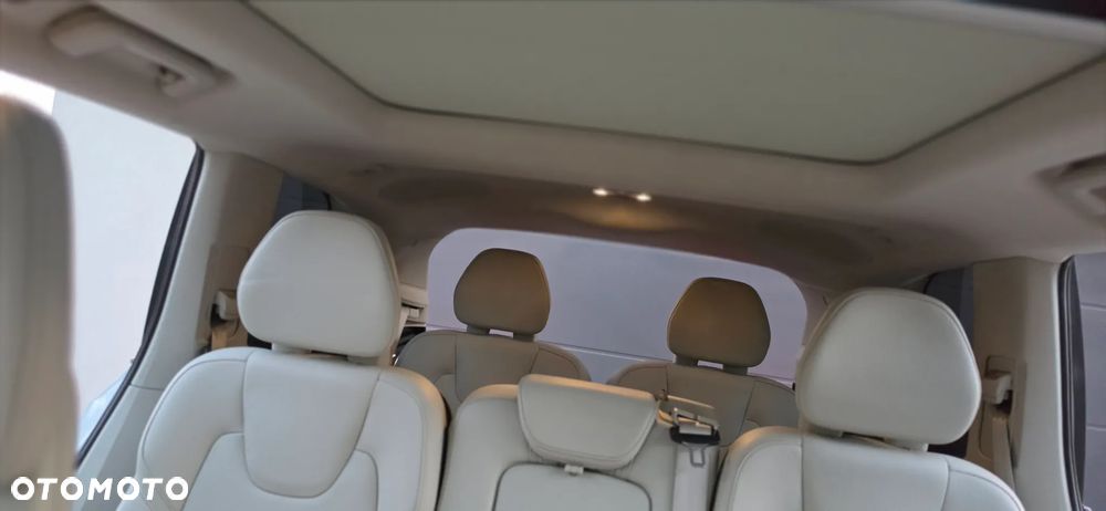 Volvo XC 90 - 21