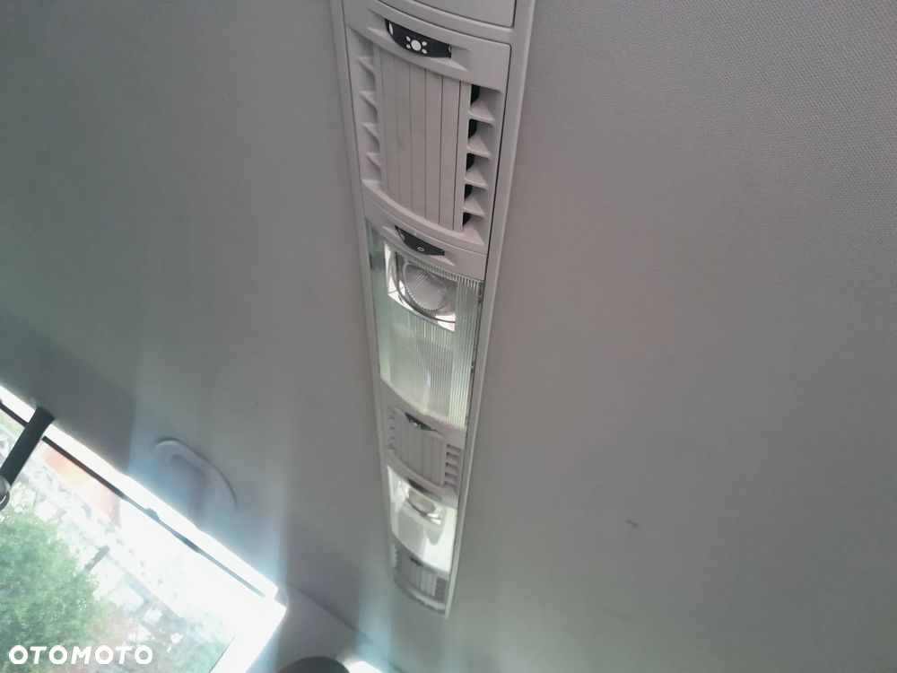 Volkswagen Caravelle 2.0 TDI L2 Highline - 21