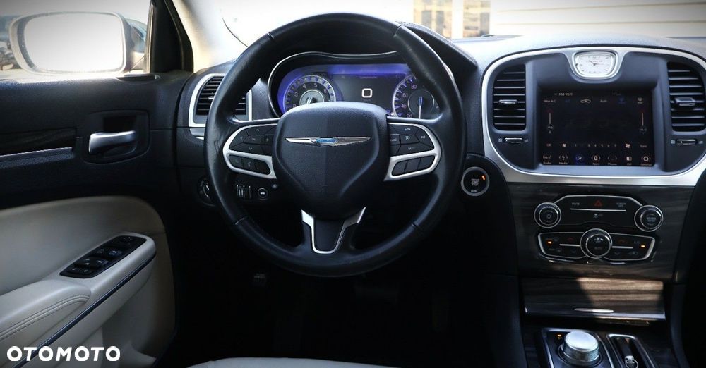 Chrysler 300C - 18