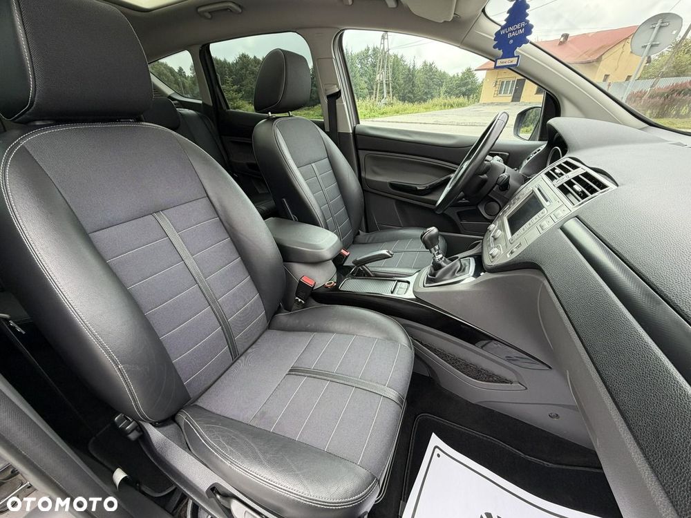 Ford Kuga - 11