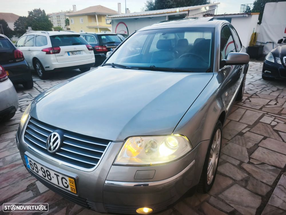 VW Passat 1.9 TDi Highline - 1