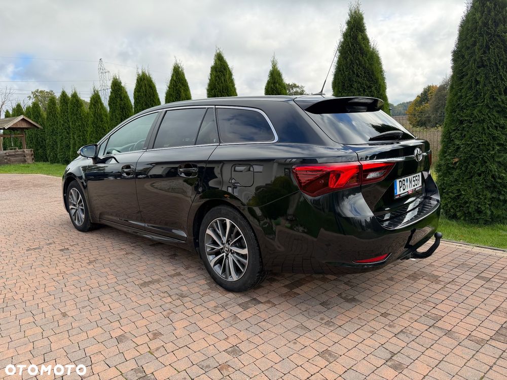 Toyota Avensis - 25