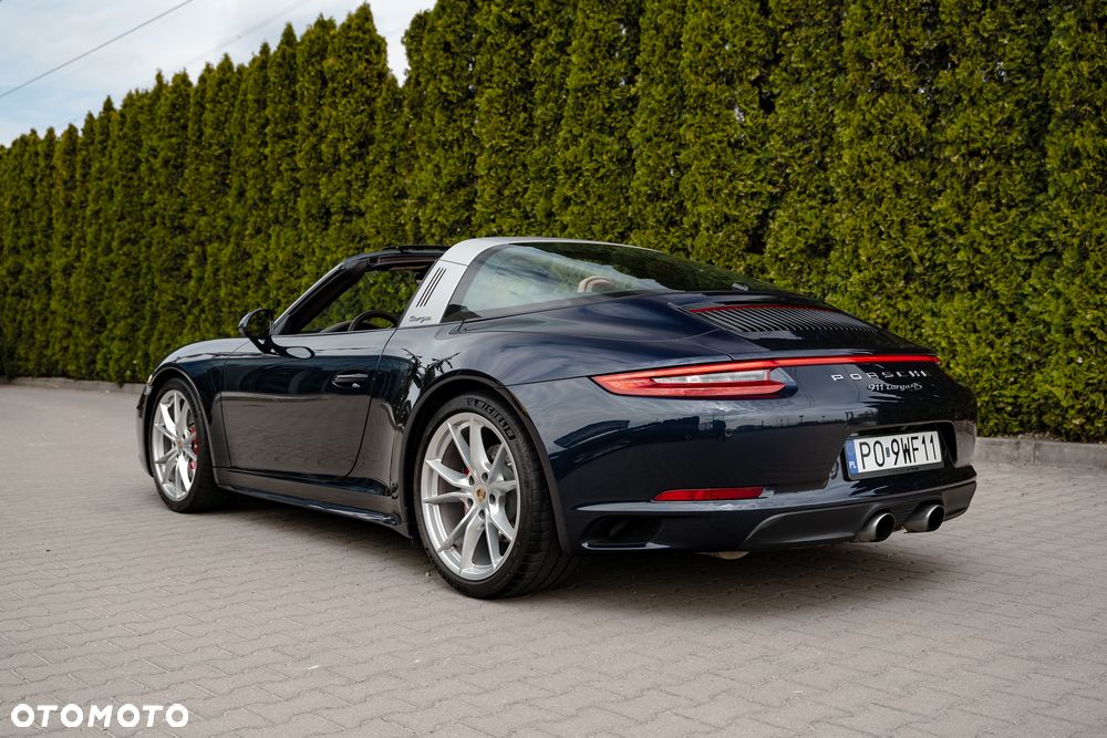 Porsche 911 Targa 4S PDK - 18