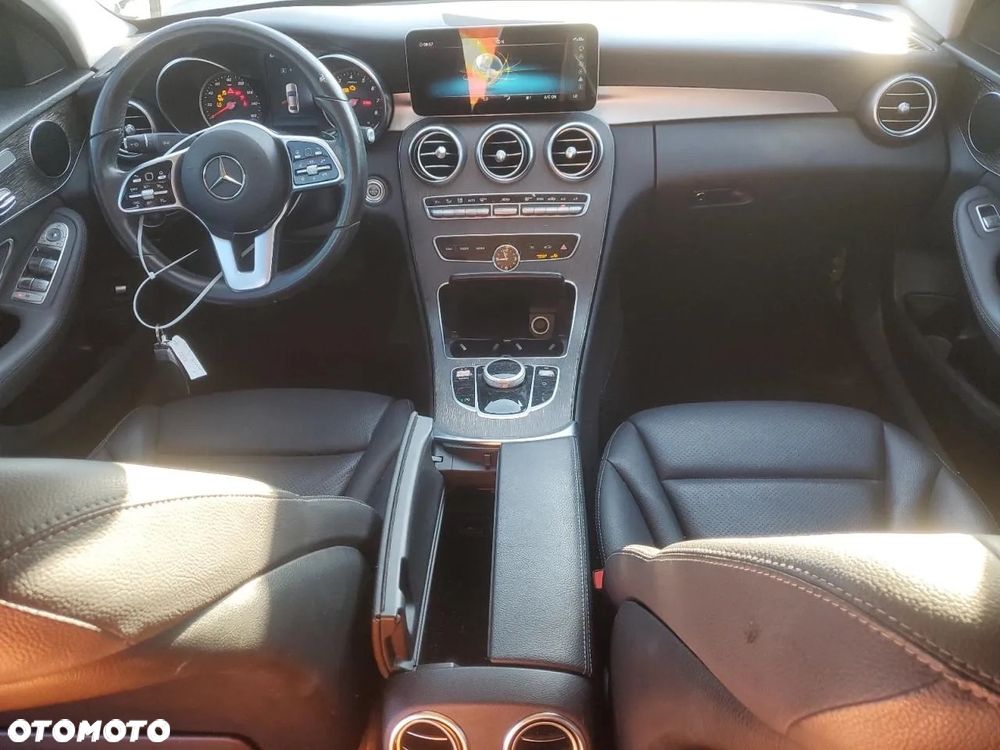 Mercedes-Benz Klasa C 300 4Matic 9G-TRONIC Exclusive - 8
