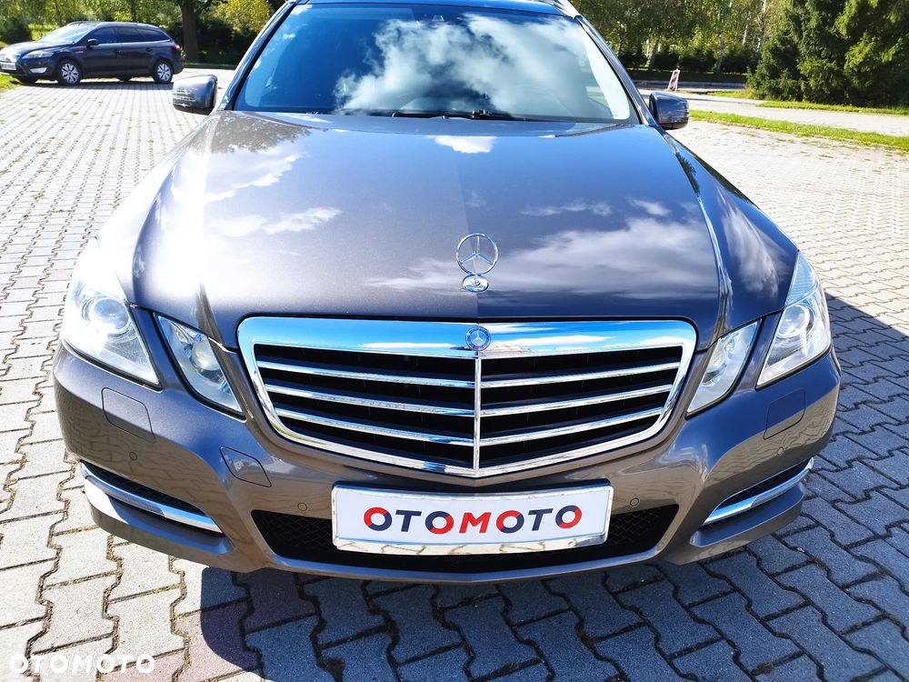 Mercedes-Benz Klasa E 200 CGI BlueEffICIENCY Avantgarde - 13