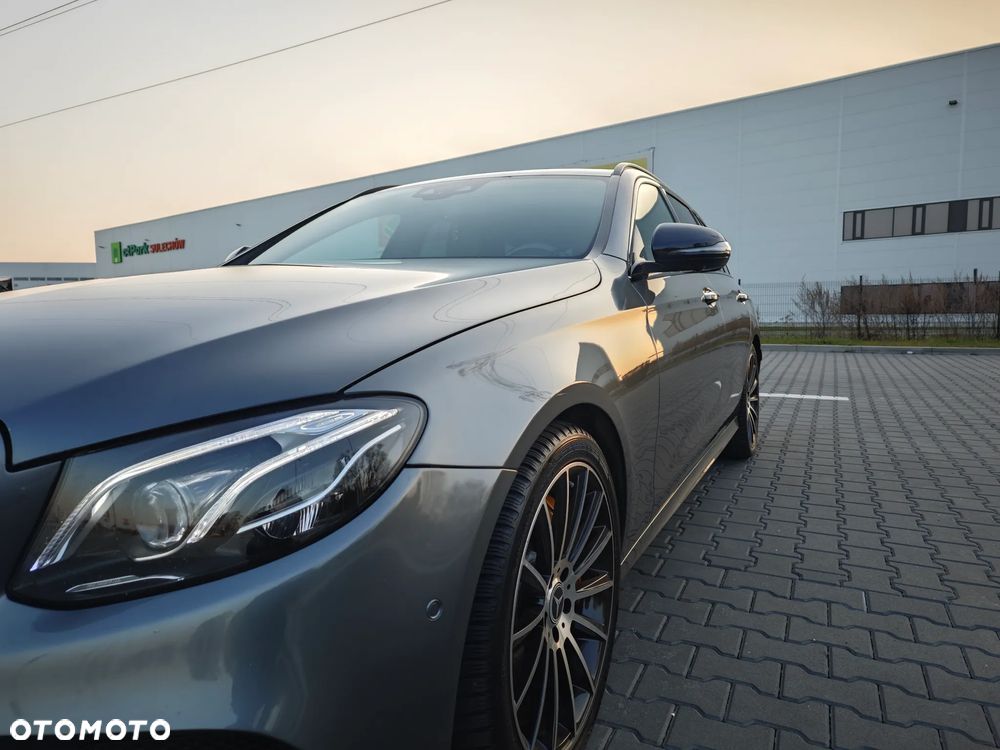 Mercedes-Benz Klasa E 400 d 4Matic T 9G-TRONIC AMG Line - 12