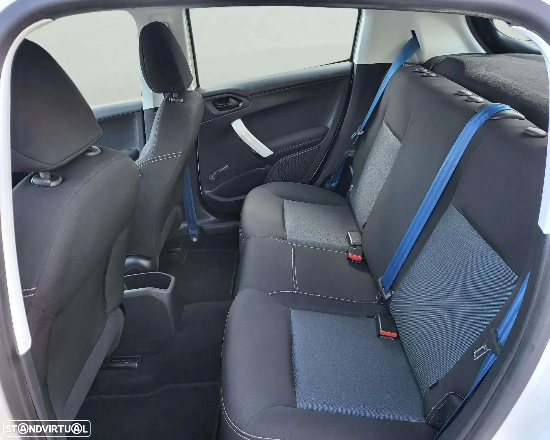 Peugeot 208 1.4 HDi - 10