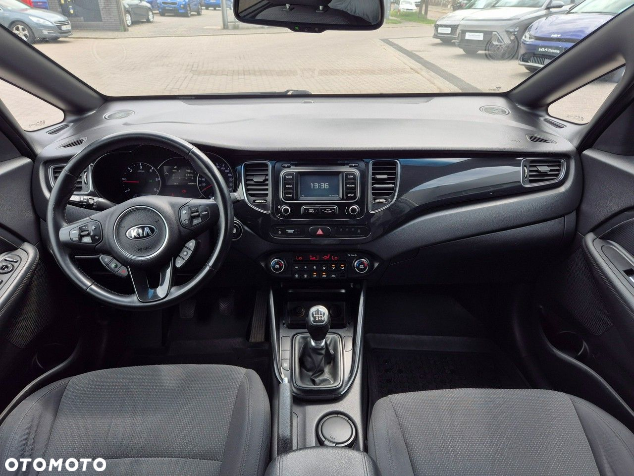 Kia Carens - 17
