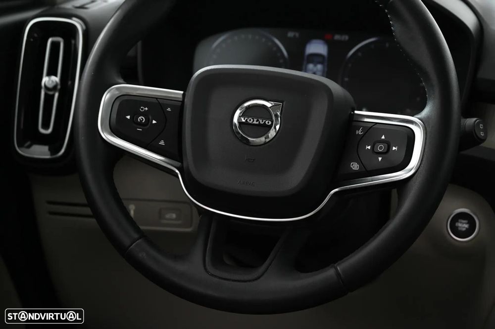 Volvo XC 40 2.0 D3 - 18