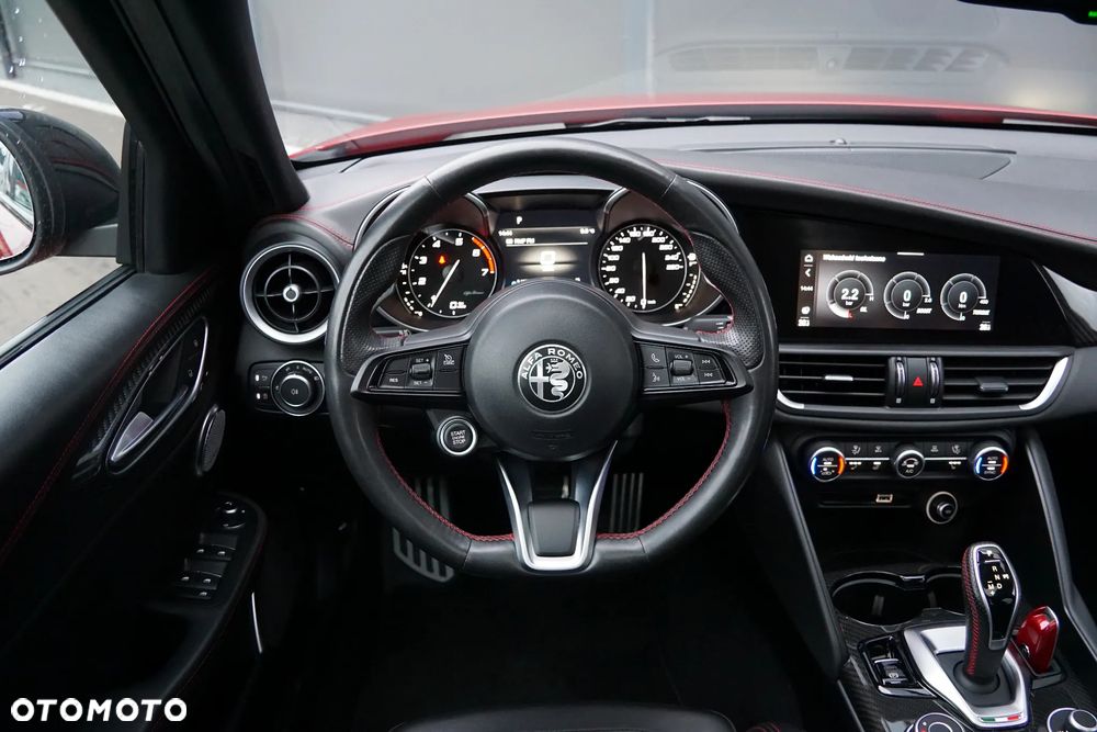 Alfa Romeo Giulia 2.0 Turbo 16V AT8-Q4 Veloce Ti - 38