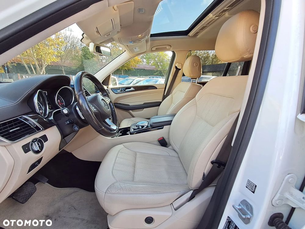 Mercedes-Benz GLS 400 4Matic 9G-TRONIC - 32