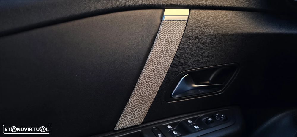 Citroën C4 X PureTech 130 Stop&Start EAT8 PLUS - 25