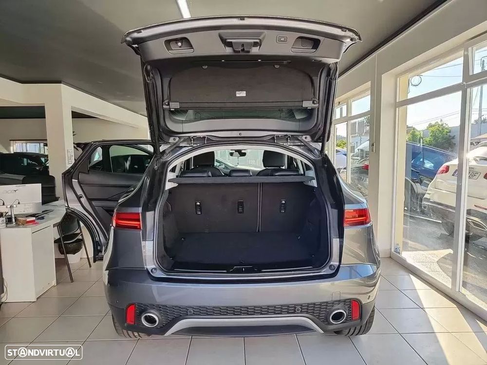 Jaguar E-Pace - 16