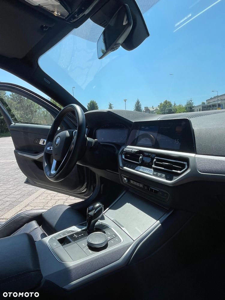 BMW Seria 3 330e Advantage - 23