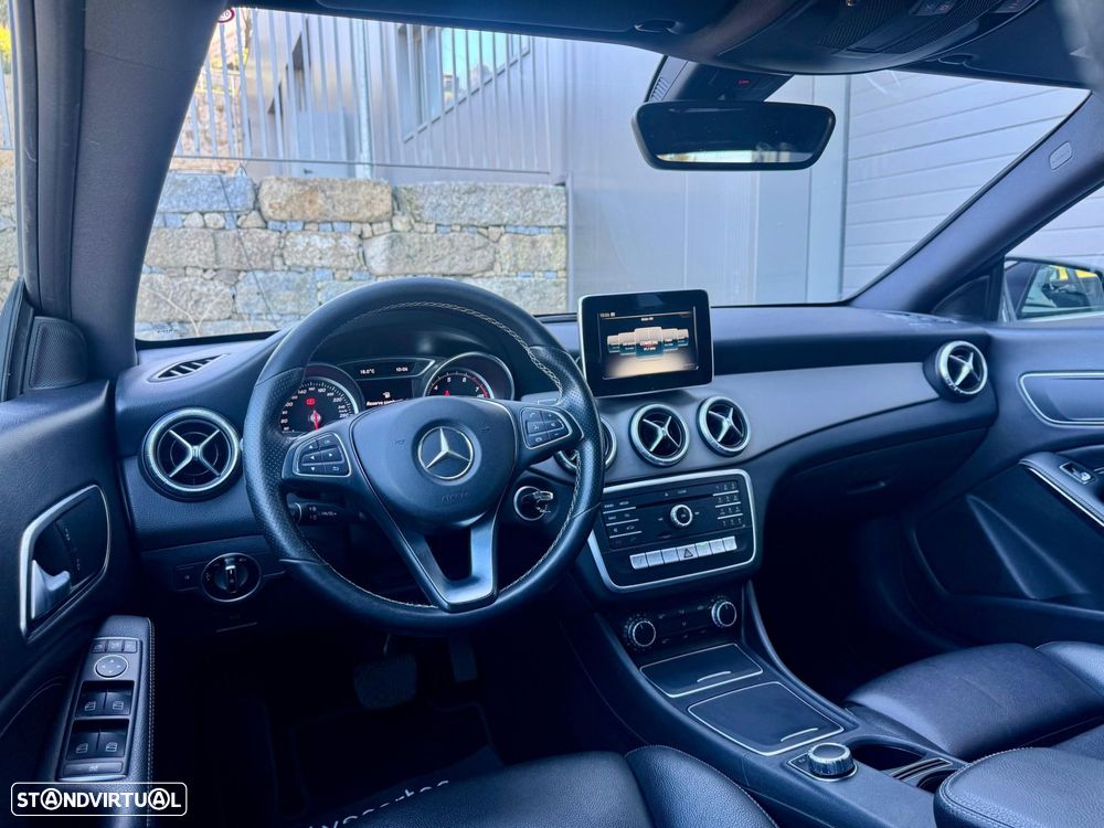 Mercedes-Benz CLA 180 7G-DCT Urban - 28