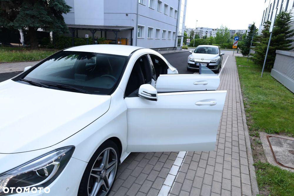 Mercedes-Benz CLA 180 AMG Line - 26