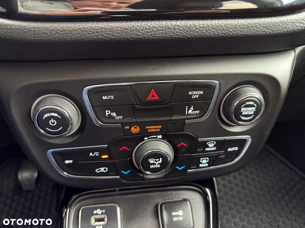 Jeep Compass 1.4 MultiAir Limited - 32